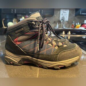 Mountain Warehoe hiking boots 8